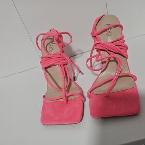 Chic Pink Strappy Heels